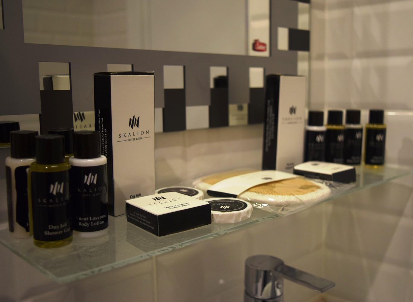 Connecting Family Room,1128205590:JPEG