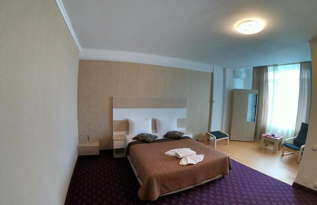 Hotel Mon Caprice-1