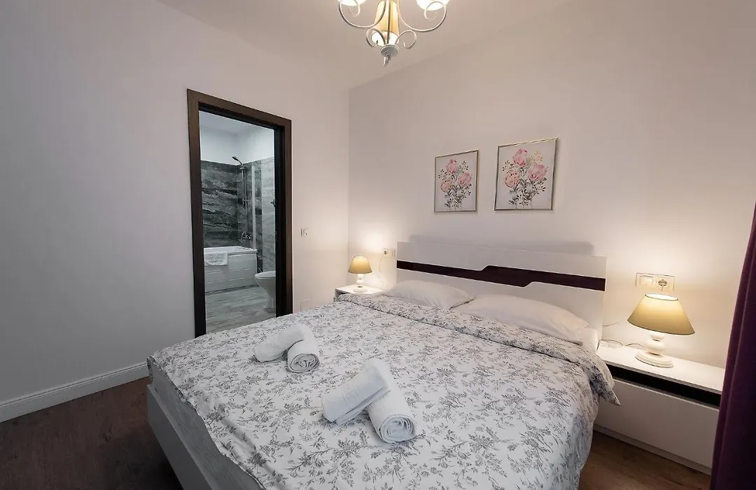 Tonitza Apartments-1
