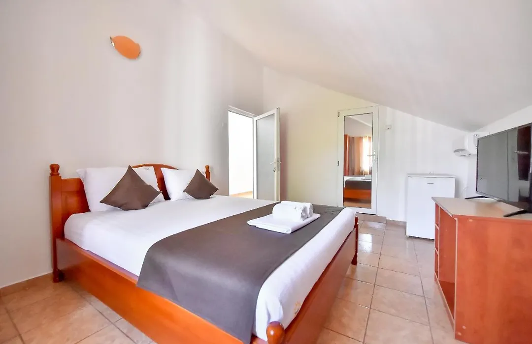 VILA HAVEN - Camere de inchiriat-1