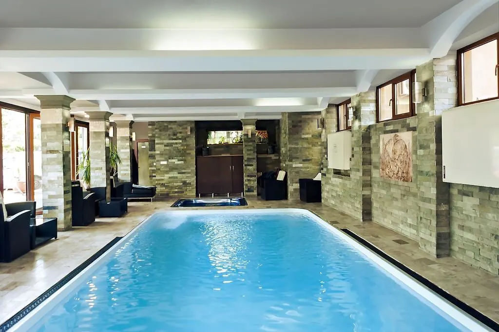 Hotel Grand-1