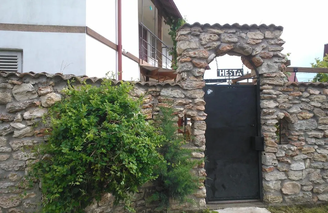 Hesta-1
