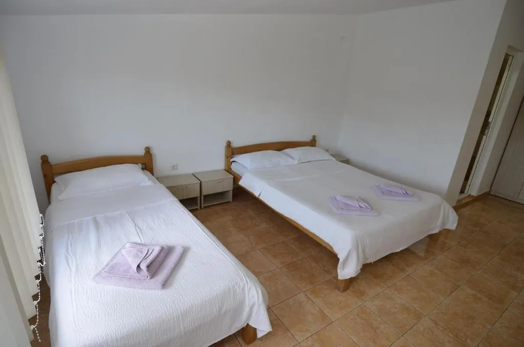 Vila Rara-1