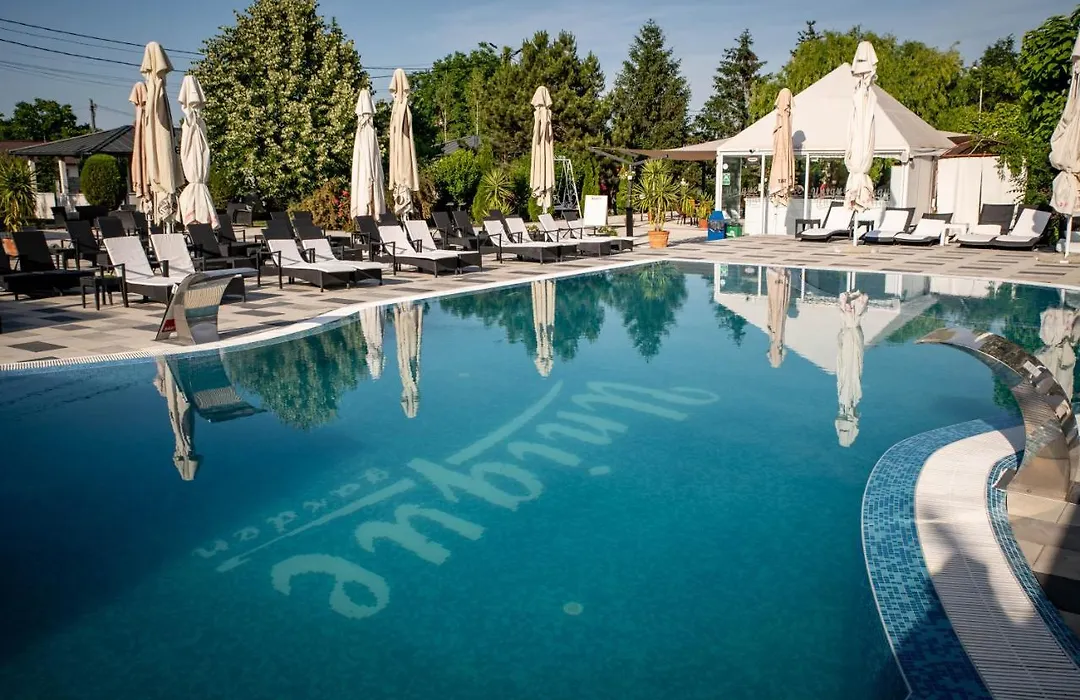 Unique Garden Hotel-1