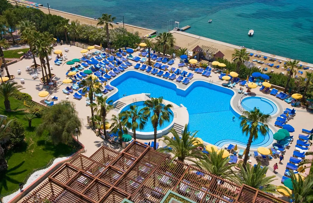 Fantasia Deluxe Hotel-1