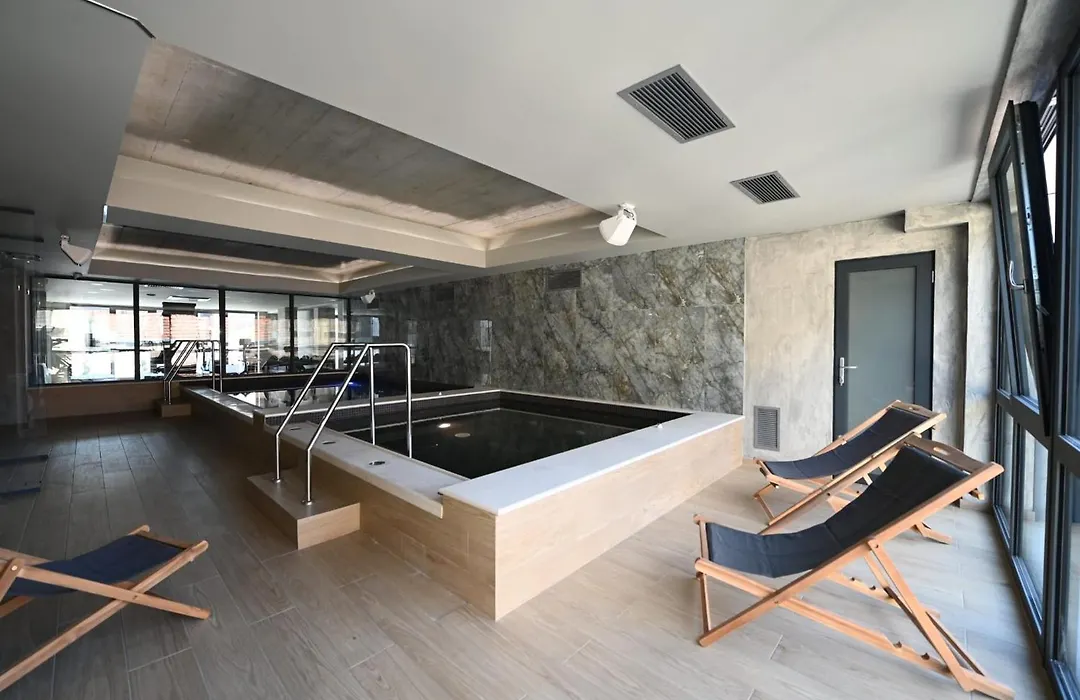 Aniroc Signature Hotel-1