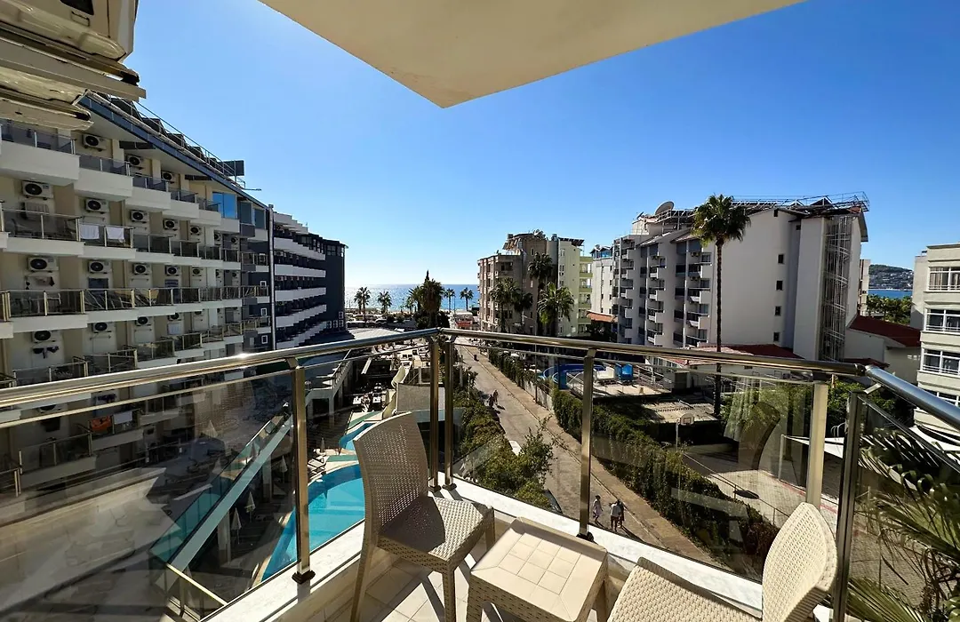 Monte Carlo Hotel-1