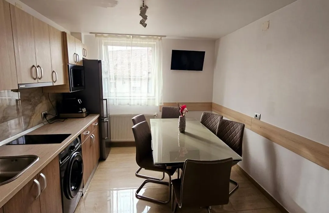 Cazare Apartamente IRIS-1