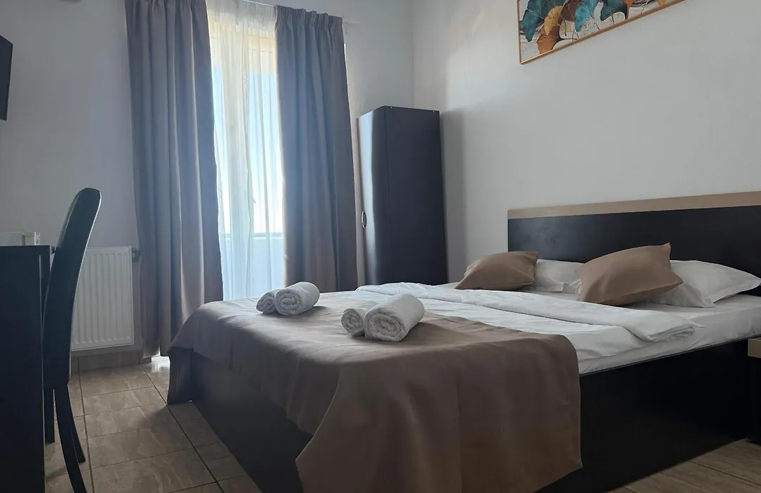 Hotel Cosmos-1