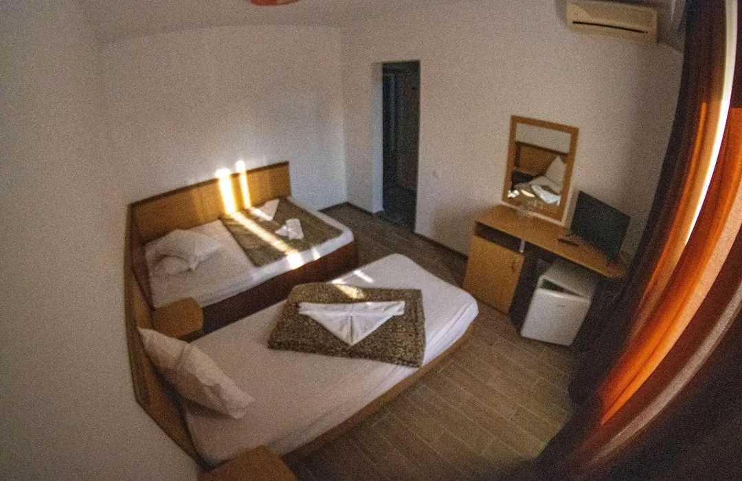 Hotel Cris-1