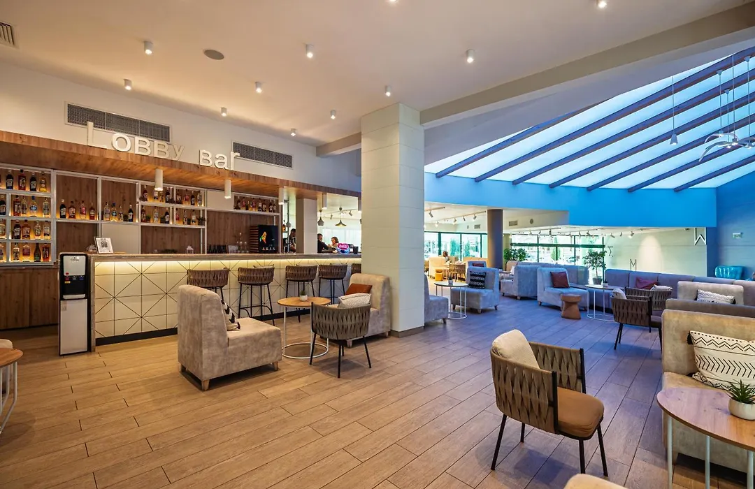 Hotel Marvel - Fully Renovated Free Beach Access-1