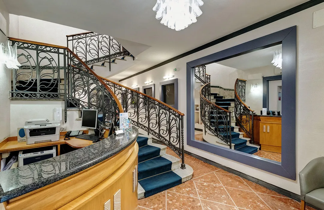 Hotel Piazza Di Spagna-1