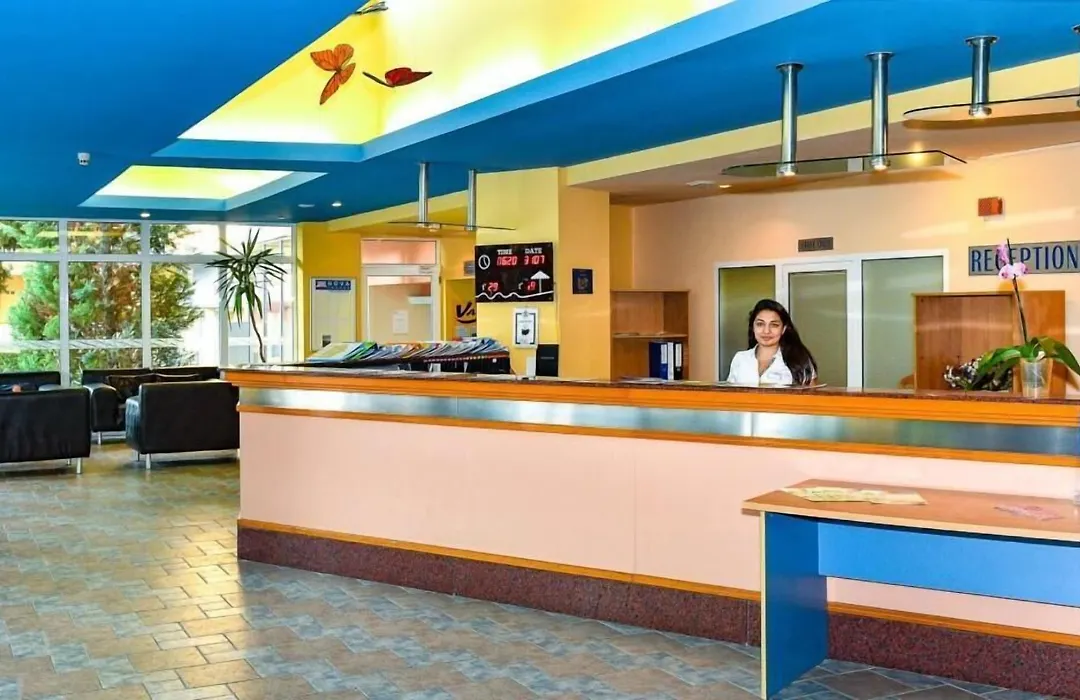Hotel Oasis-1