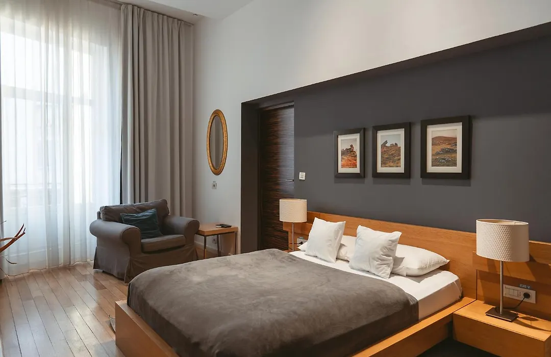 Ivana Hotel-1