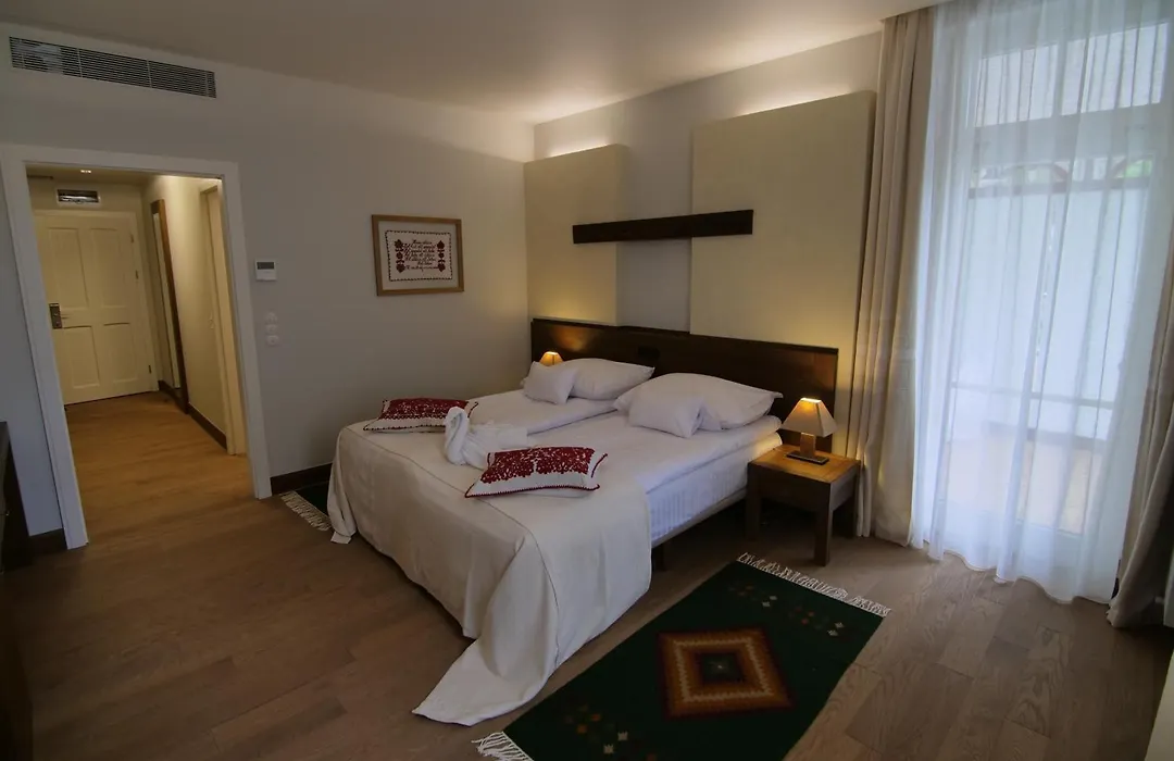 Hotel Pacsirta-1
