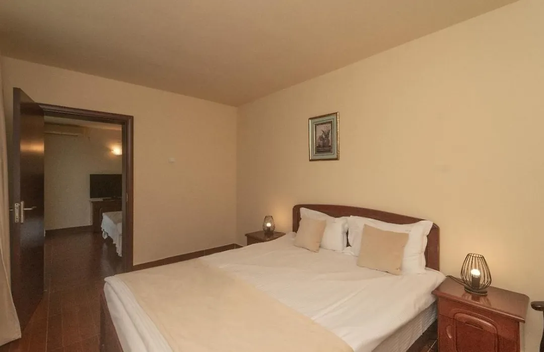 Hotel Corina-1