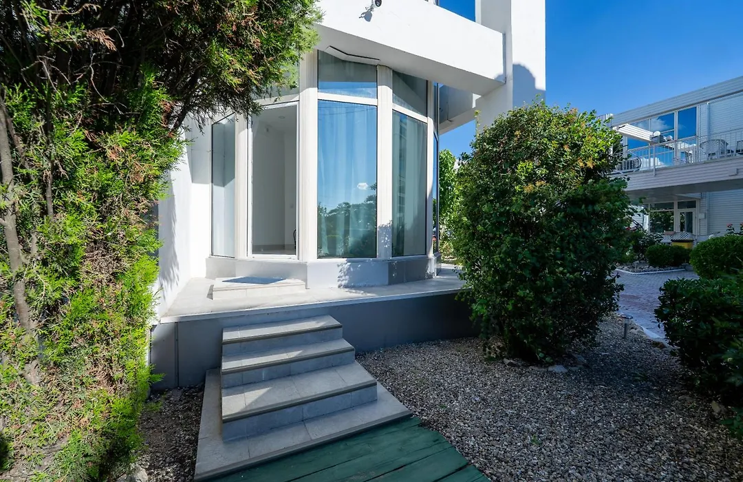 Avenue Palm Eforie-1