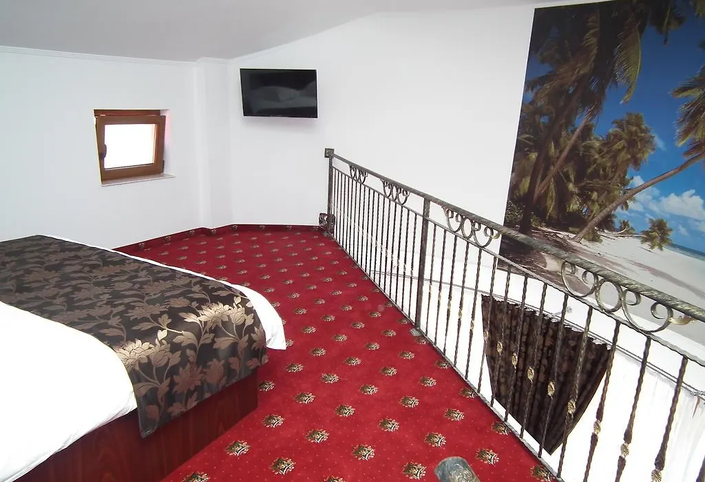 Vila Queen Mary-1