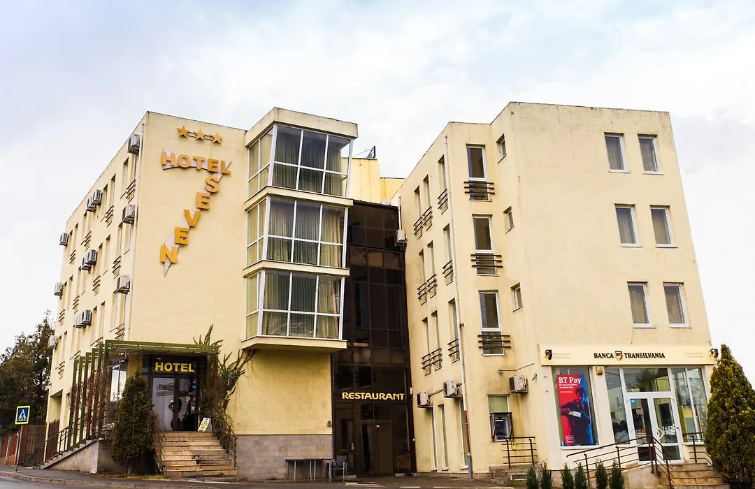 Hotel Seven-1
