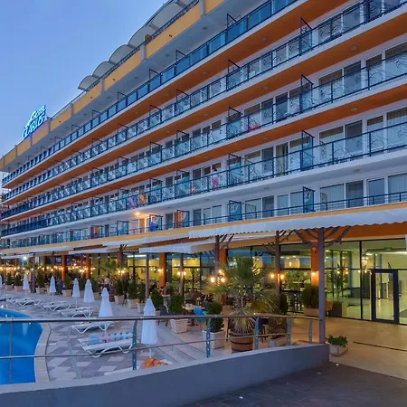 Hotel Glarus Beach& Aqua Park-3