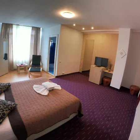 Hotel Mon Caprice-2