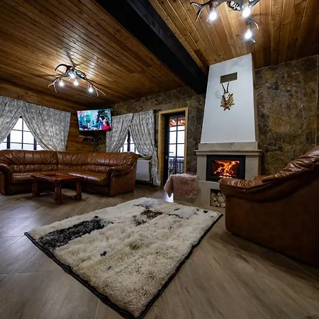 Cabana La Fermă-3