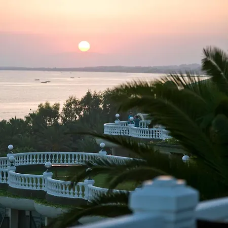 Sunrise Queen Luxury Hotel-3