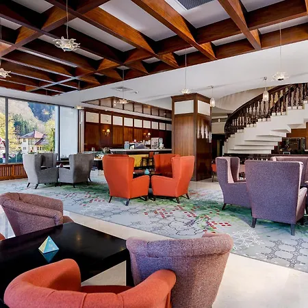 Hotel International-2
