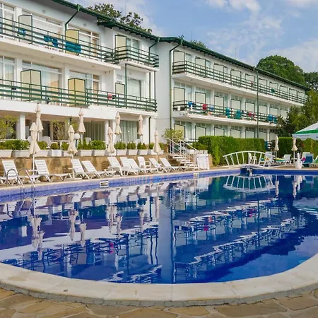 Kini Park Hotel All Inclusive & Free Parking-2
