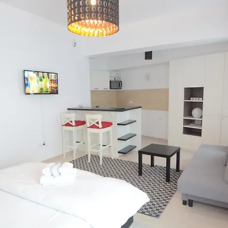 Uptown Residence Apartments-3
