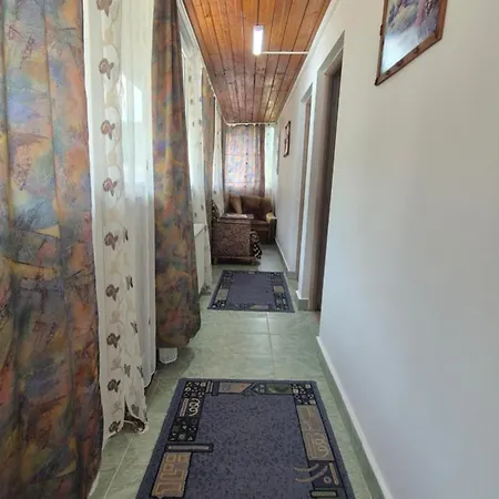 Vila Crinilor-2