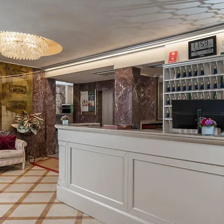 Hotel Montecarlo-2