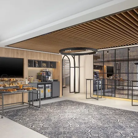 Courtyard By Marriott Cluj - Napoca Downtown-3