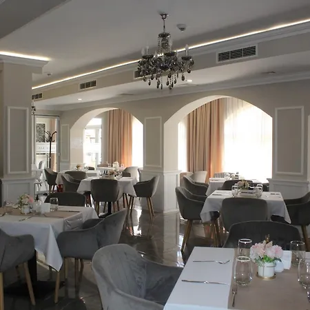 Vemara City Boutique Hotel-Free Parking-2