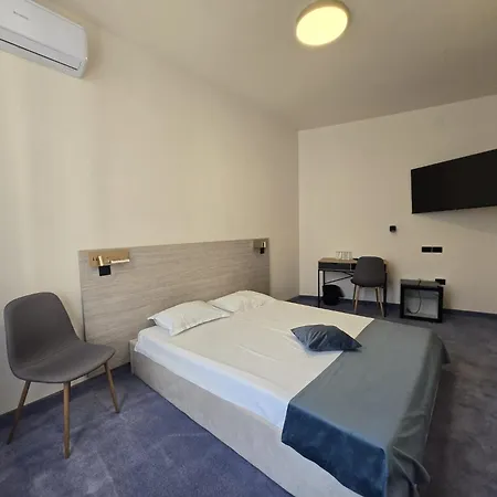 Hotel Astoria City Center-3