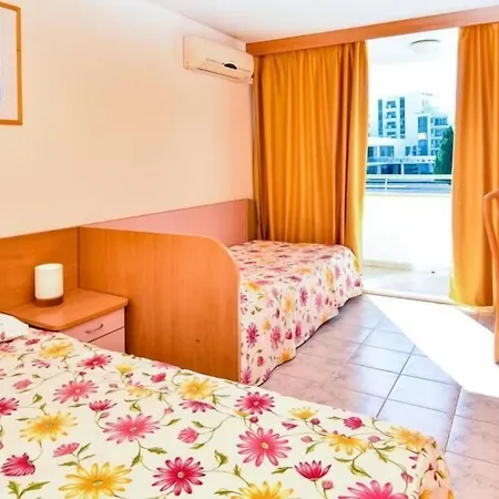 Hotel Oasis-3