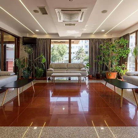 Lira Pacific Aparthotel-3