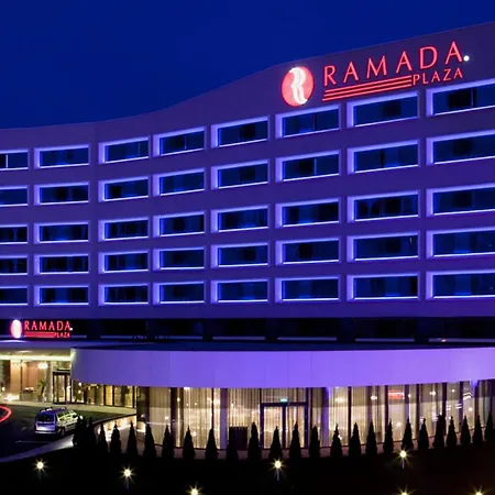 Ramada Plaza By Wyndham Craiova-3