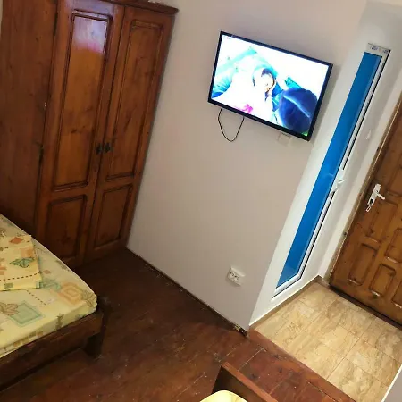 Pension Amira-3