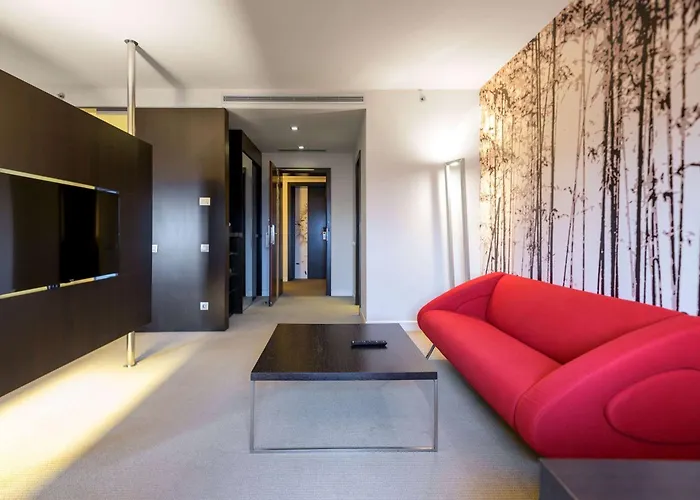 Ramada Plaza By Wyndham Bucharest Convention Center Hotel