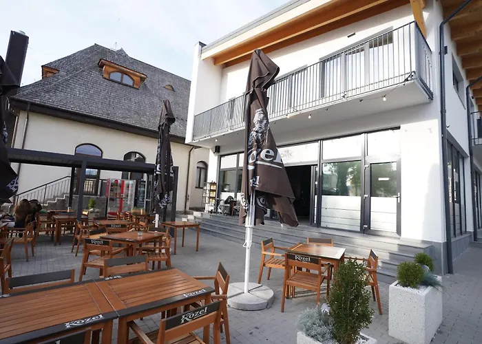 Titi House Borsa Aparthotel