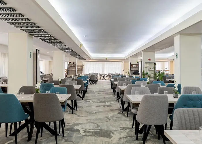 Complex Balnear Cozia - Corp Caciulata Hotel Călimăneşti