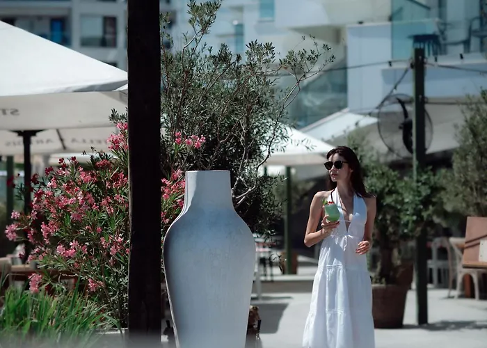 Alezzi Infinity Aparthotel&Spa Năvodari