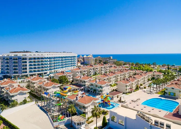 Dream World Hill Hotel Side