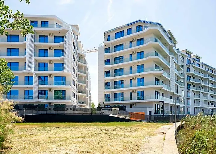 Lake On Mamaia