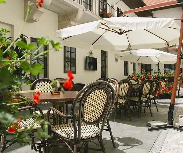 Le Petit Paris Hotel Cluj-Napoca