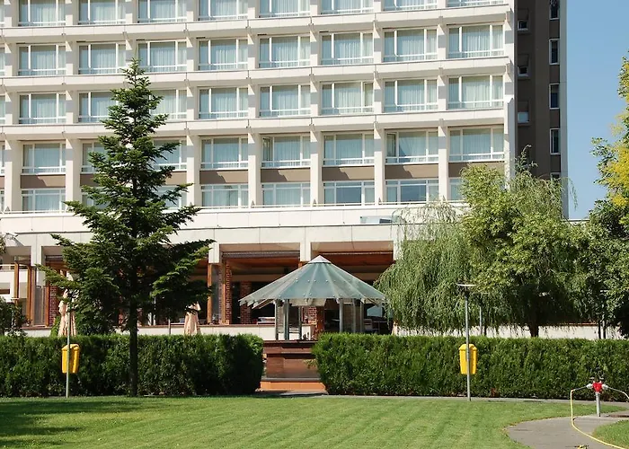 Ramada By Wyndham Bucharest Parc Hotel